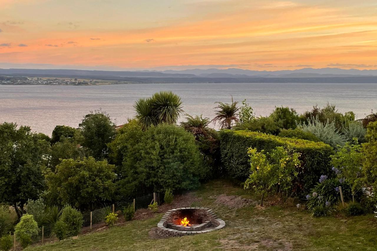 Acacia Bay Bach - Views, Spa & Serenity - Taupo Dış mekan fotoğraf
