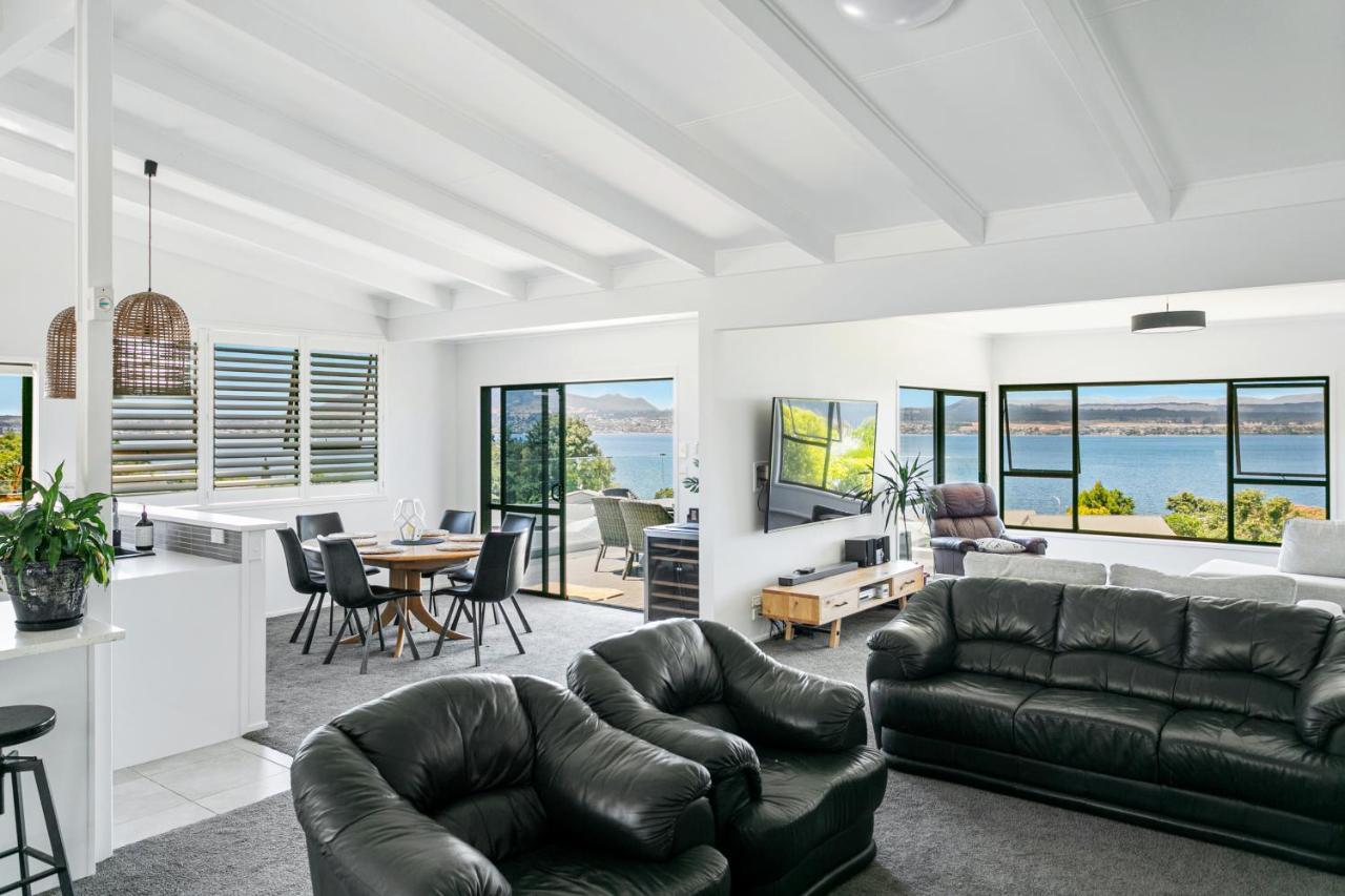 Acacia Bay Bach - Views, Spa & Serenity - Taupo Dış mekan fotoğraf